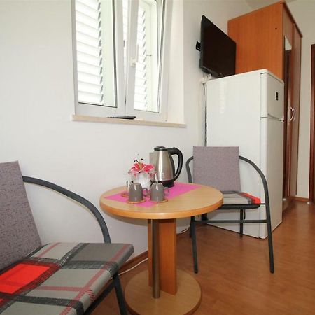 Private Accommodation Carevic Dubrovnik Exterior foto