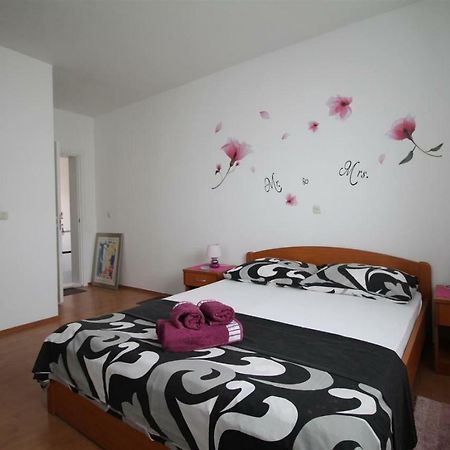 Private Accommodation Carevic Dubrovnik Exterior foto